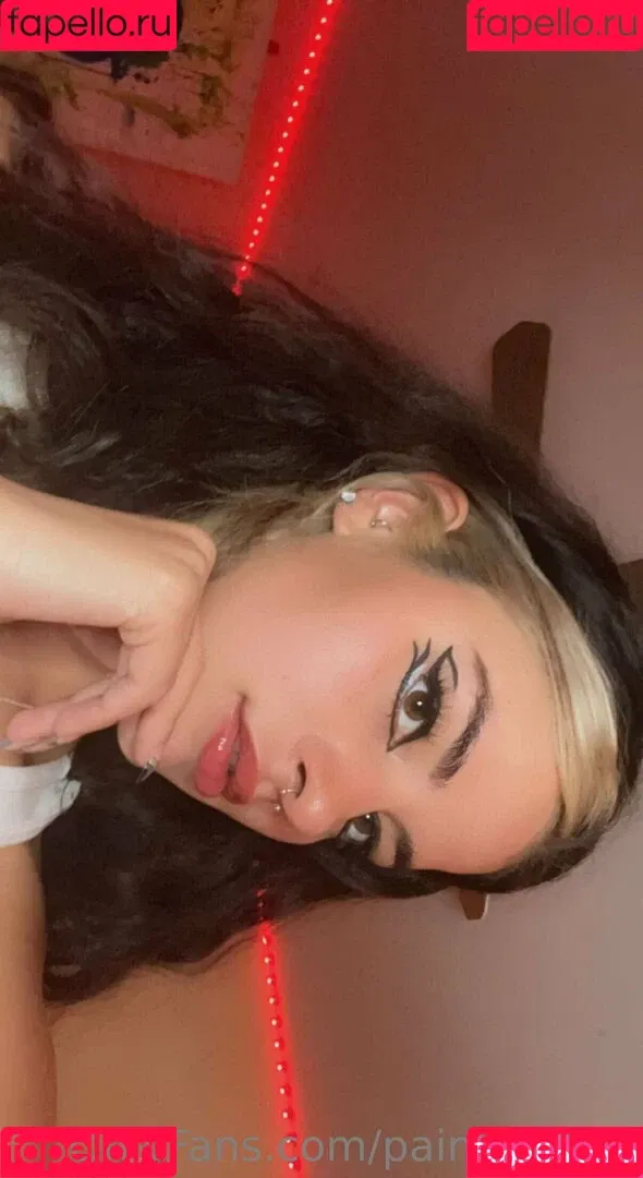 issameg Onlyfans Photo Gallery 