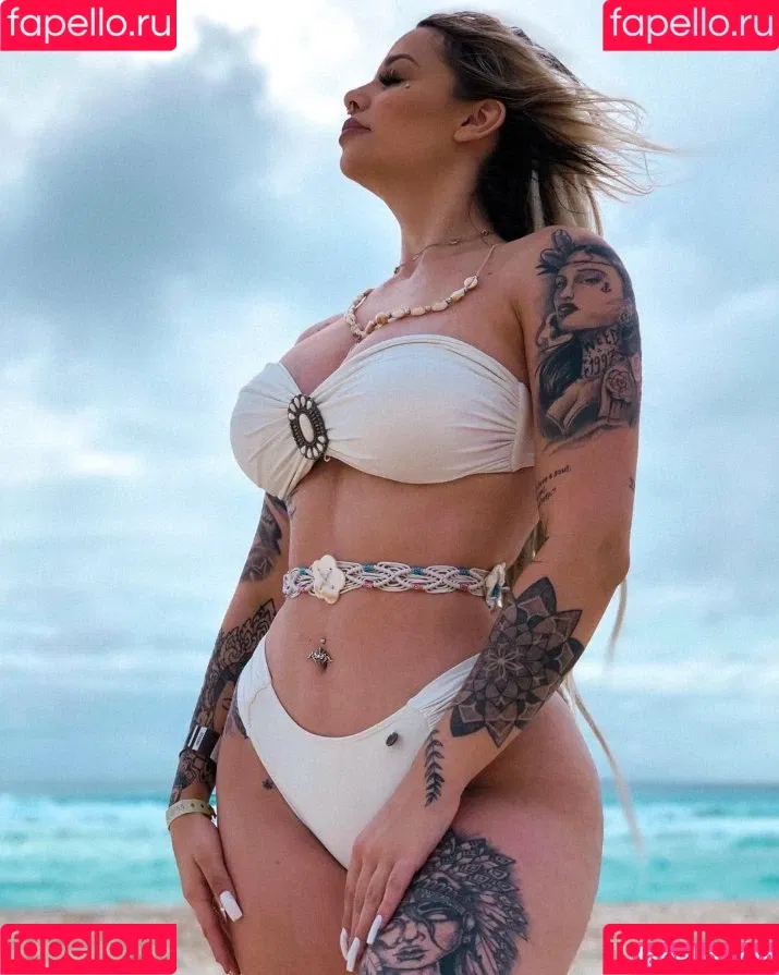 Victoria Macan Onlyfans Photo Gallery 