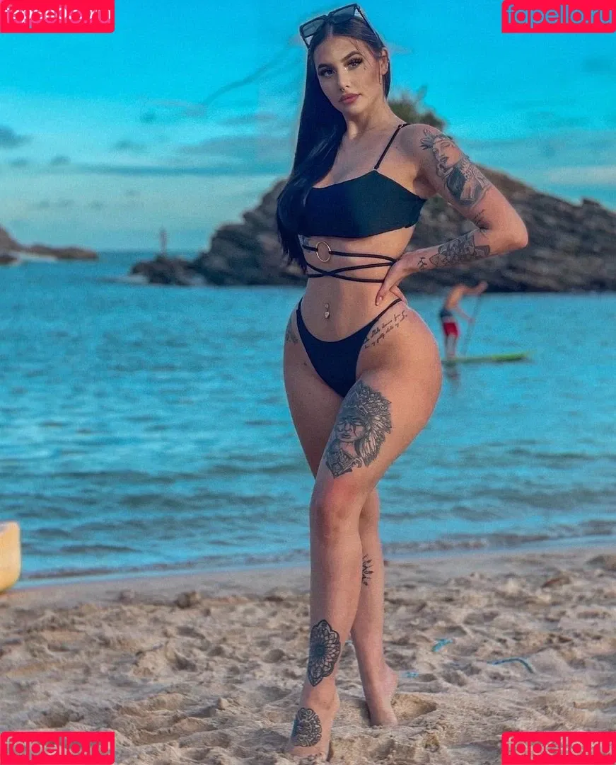 Victoria Macan Onlyfans Photo Gallery 