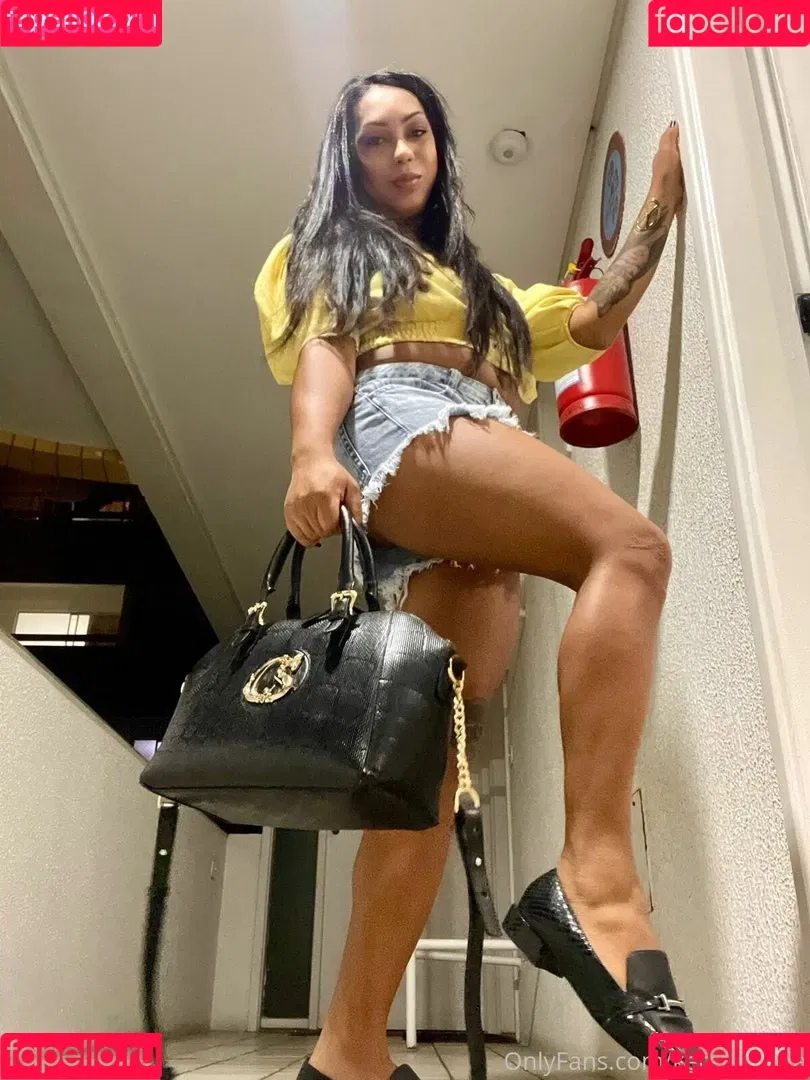 Keren Mirela Onlyfans Photo Gallery 
