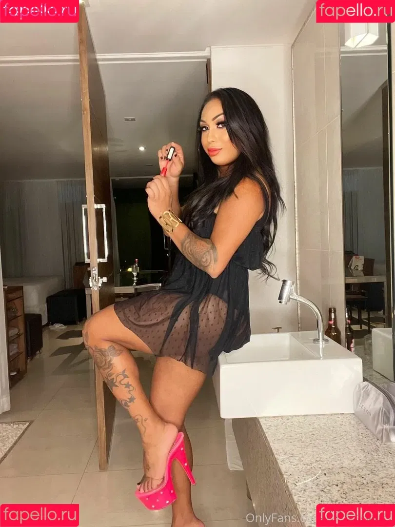 Keren Mirela Onlyfans Photo Gallery 