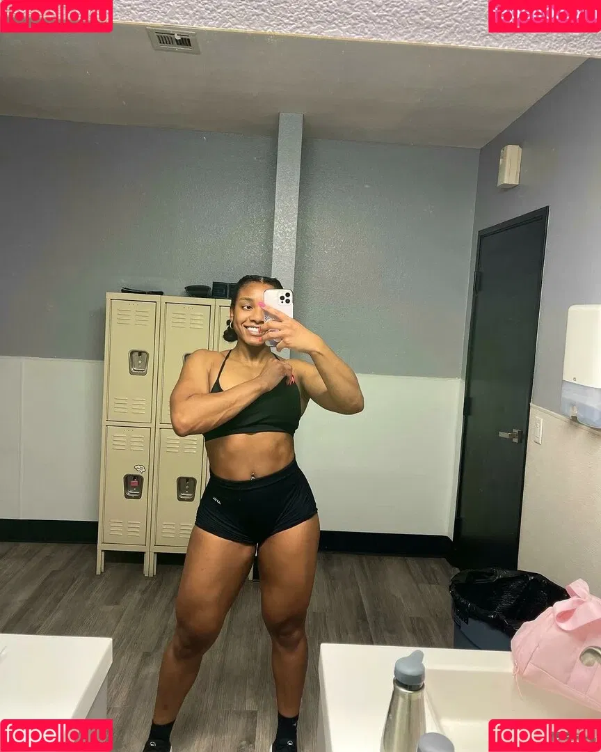 aaaaayevuh Onlyfans Photo Gallery 