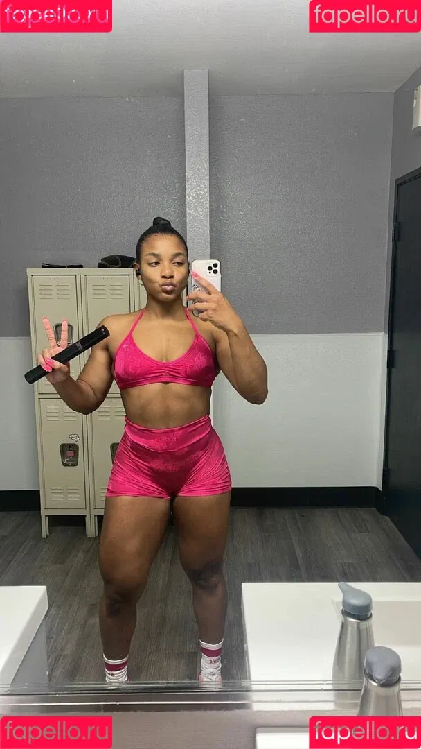 aaaaayevuh Onlyfans Photo Gallery 