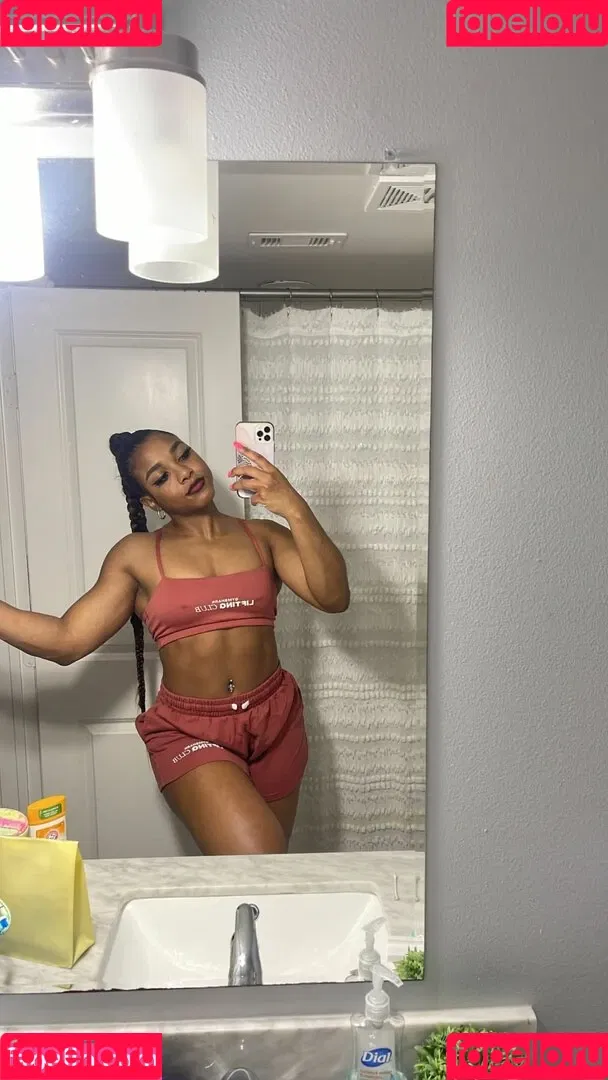 aaaaayevuh Onlyfans Photo Gallery 