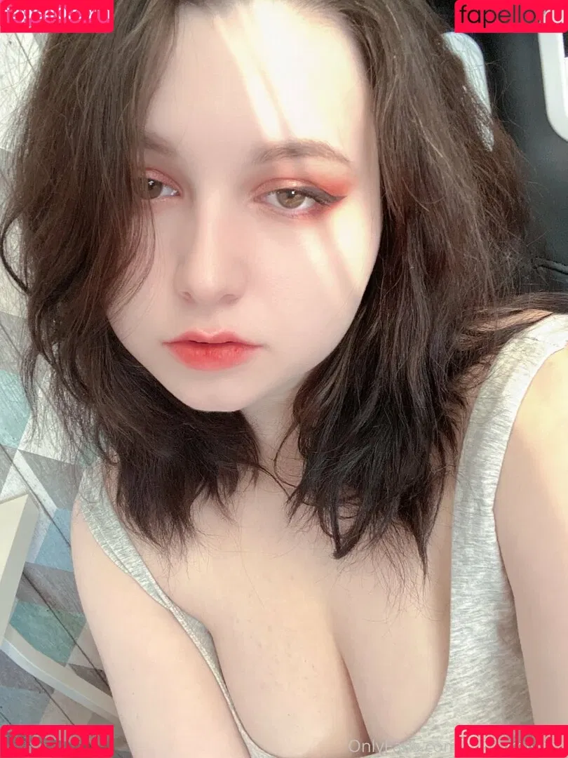 MintyMiyako Onlyfans Photo Gallery 