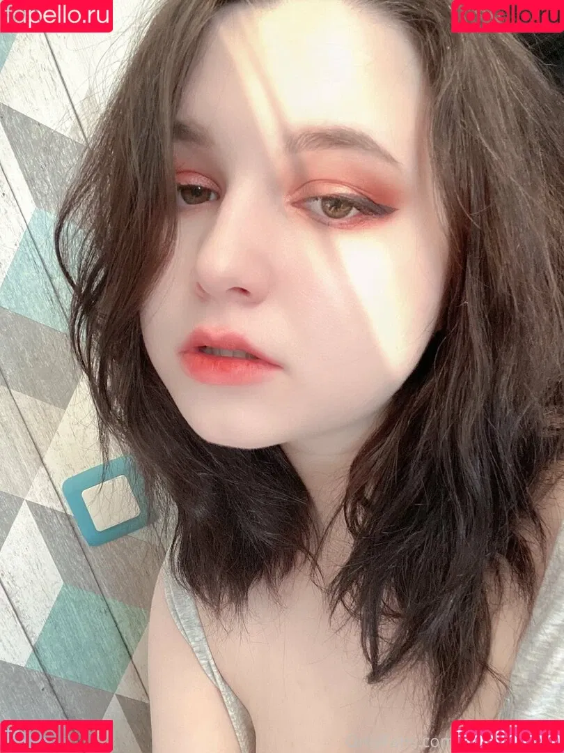 MintyMiyako Onlyfans Photo Gallery 