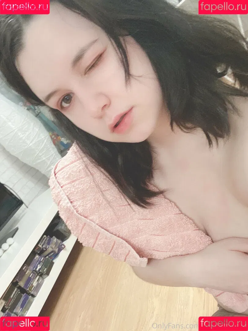 MintyMiyako Onlyfans Photo Gallery 