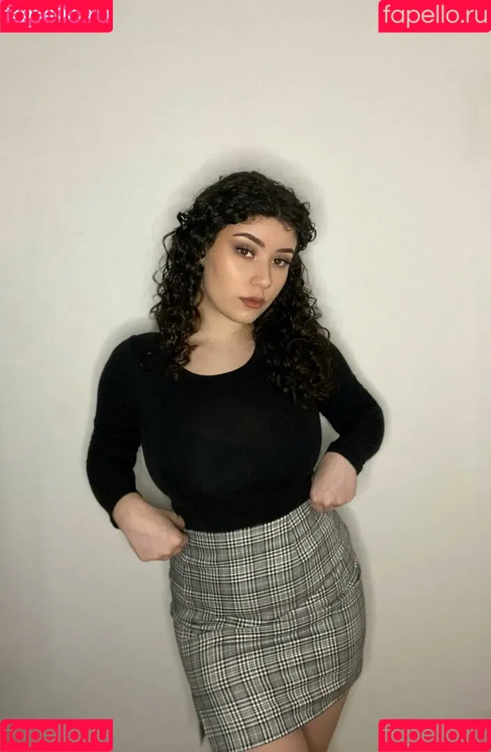 Yazzi Onlyfans Photo Gallery 