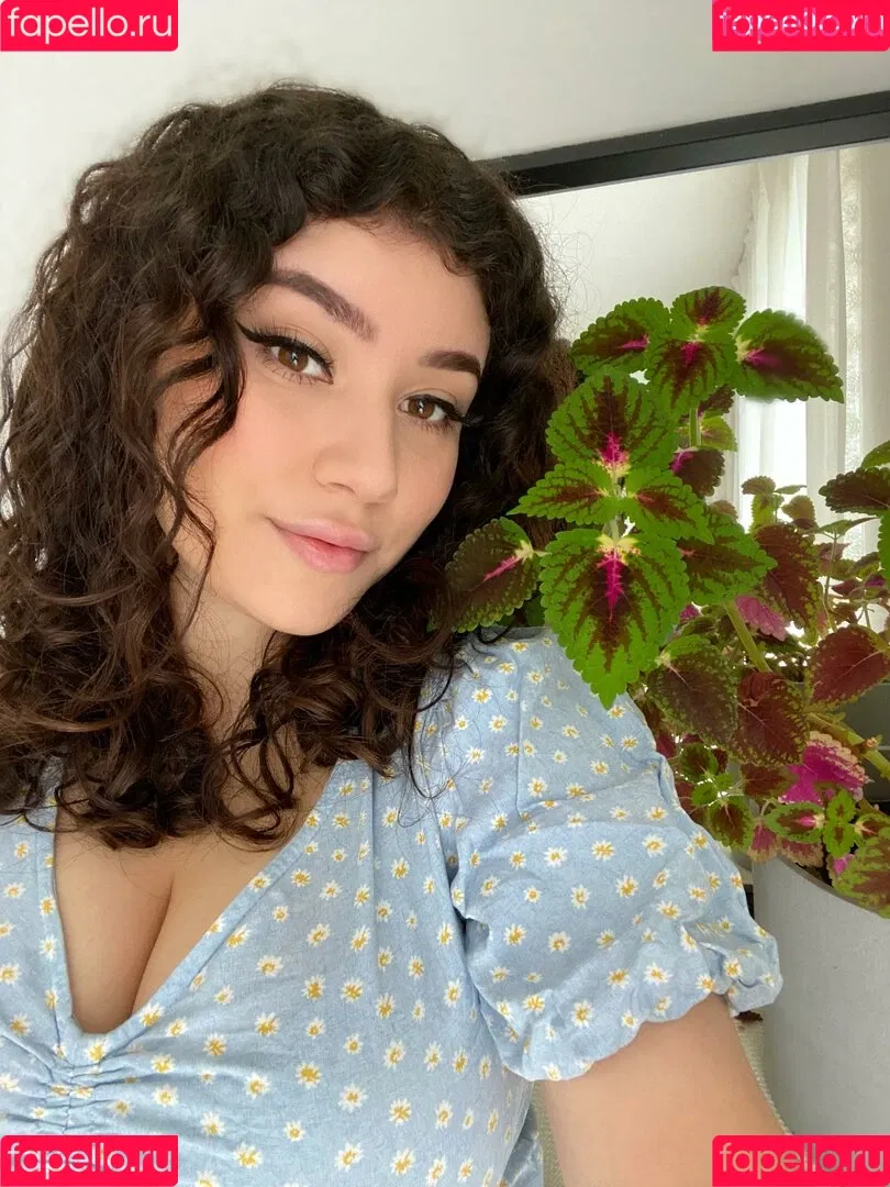 Yazzi Onlyfans Photo Gallery 