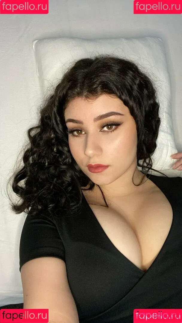 Yazzi Onlyfans Photo Gallery 