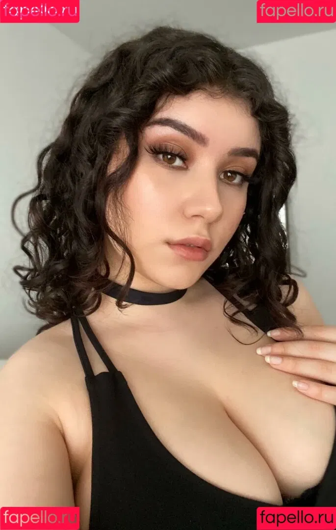 Yazzi Onlyfans Photo Gallery 