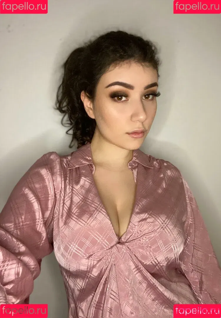 Yazzi Onlyfans Photo Gallery 