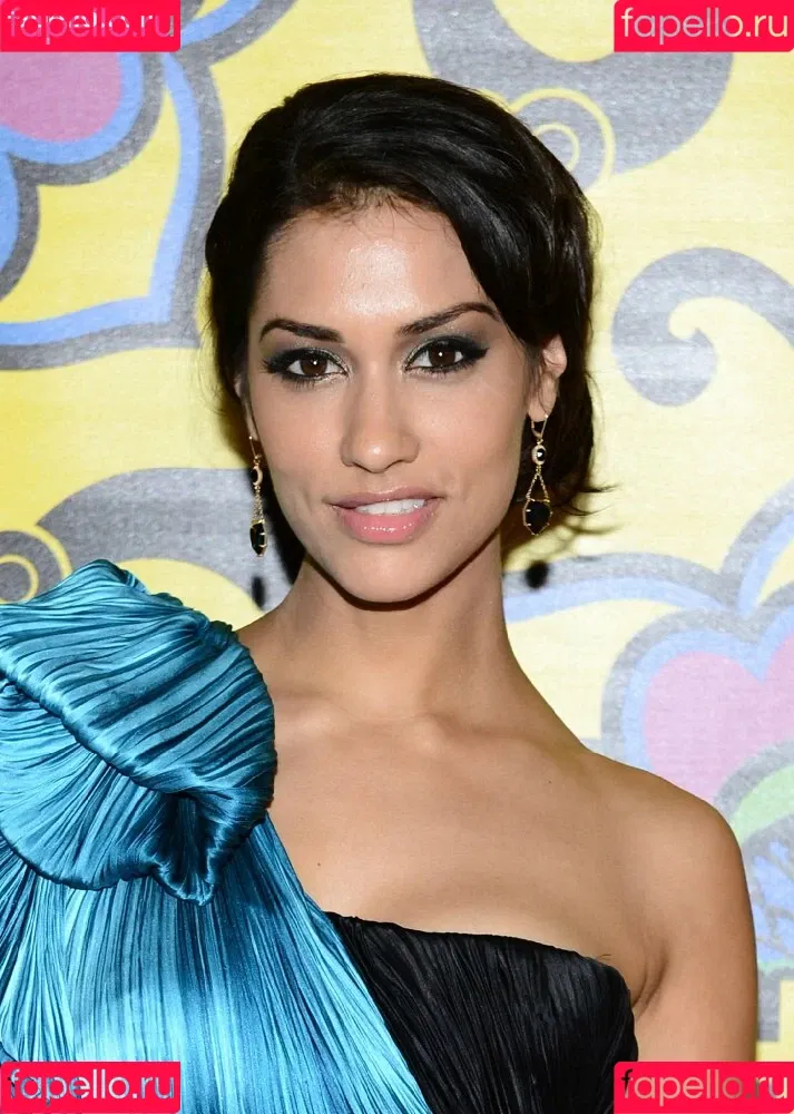 Janina Gavankar Onlyfans Photo Gallery 