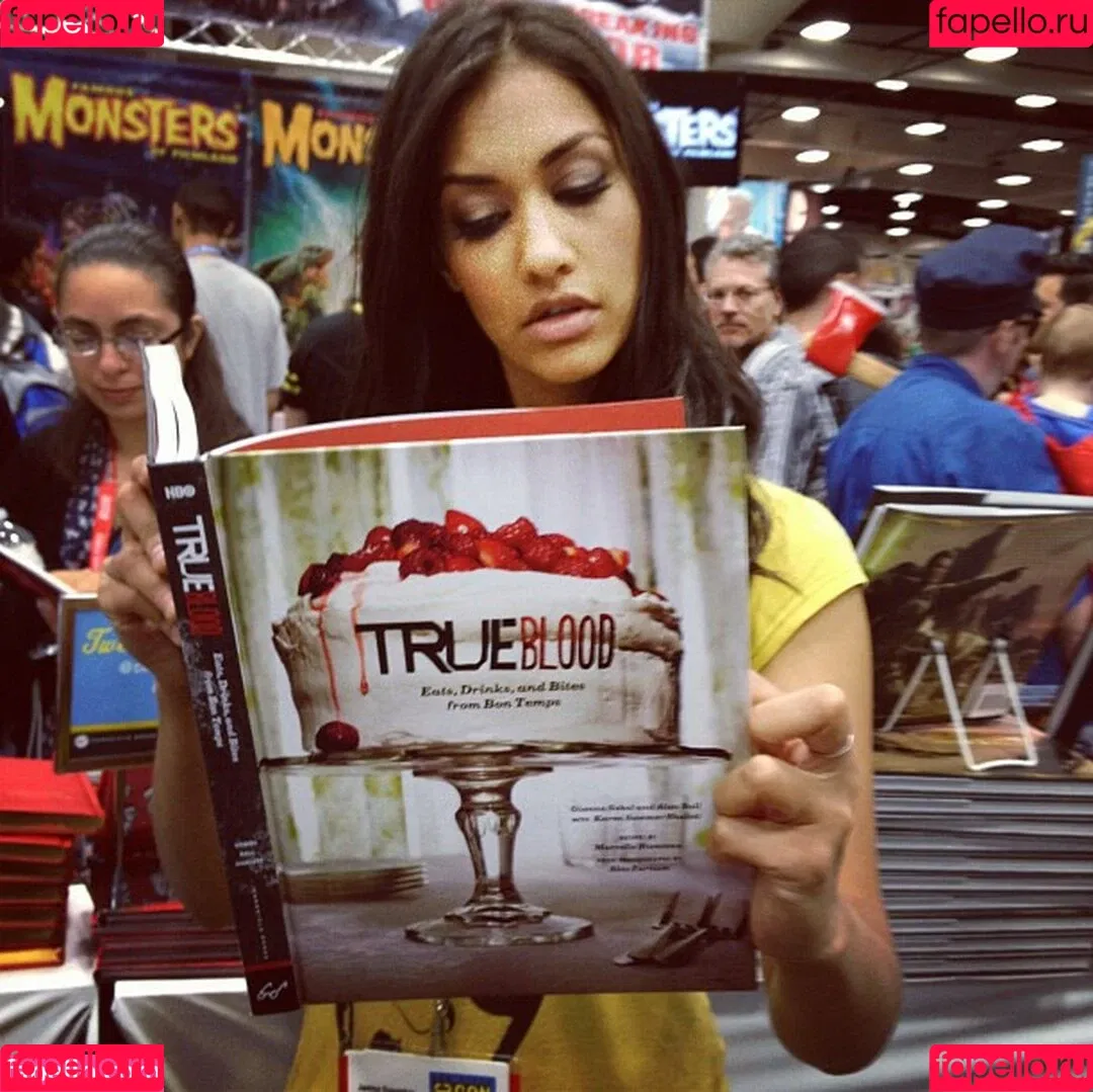 Janina Gavankar Onlyfans Photo Gallery 