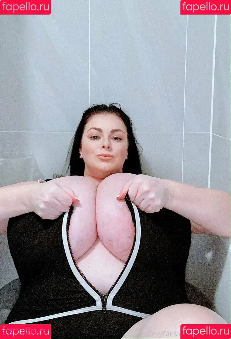 karlajames Onlyfans Photo Gallery 