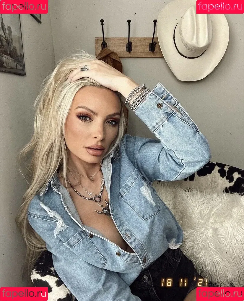 Holly Stocks Onlyfans Photo Gallery 