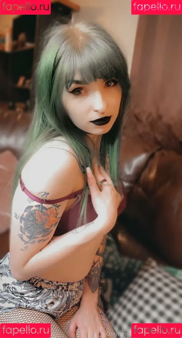 smolgothgirlvip Onlyfans Photo Gallery 