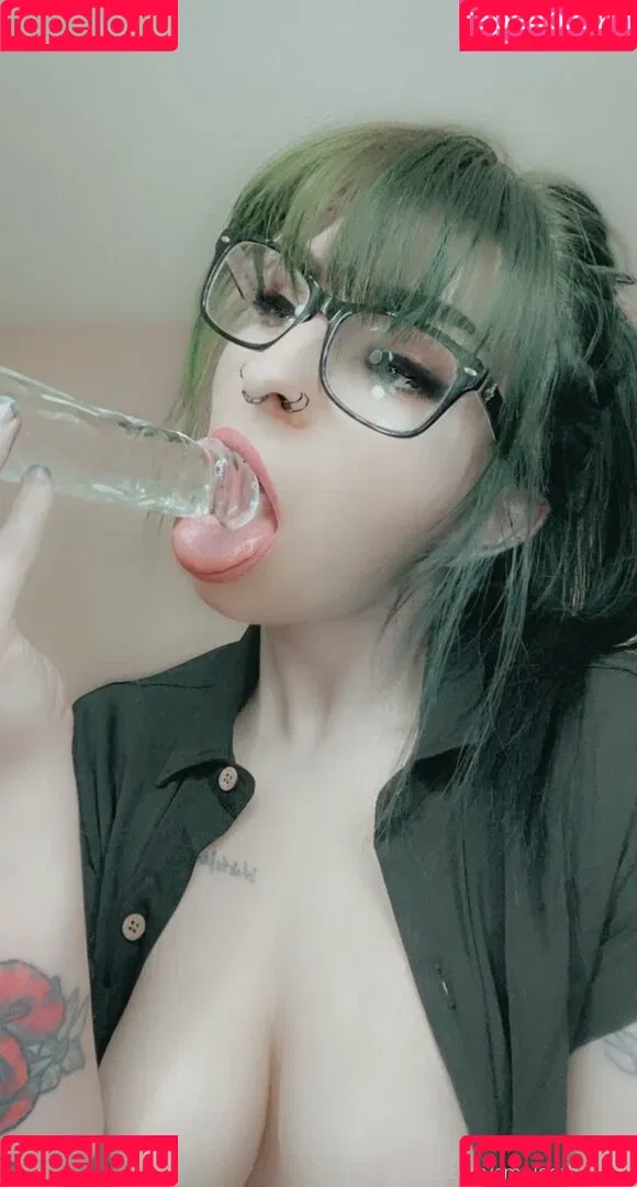 smolgothgirlvip Onlyfans Photo Gallery 
