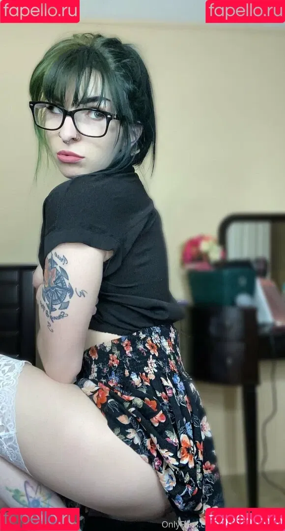 smolgothgirlvip Onlyfans Photo Gallery 