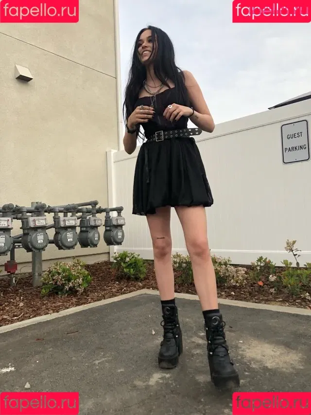 Maggie Lindemann Onlyfans Photo Gallery 