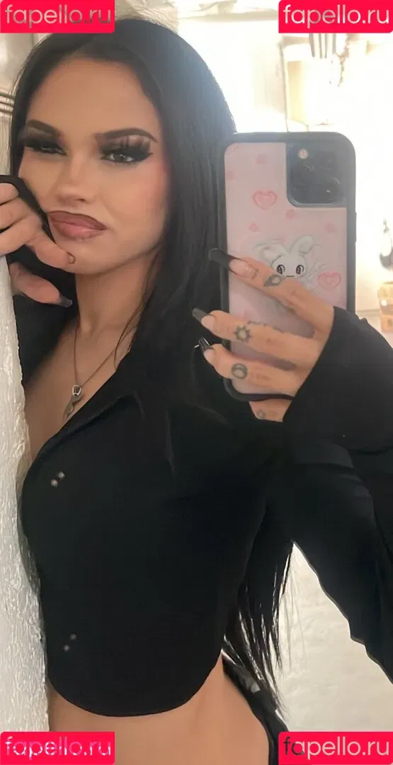 Maggie Lindemann Onlyfans Photo Gallery 