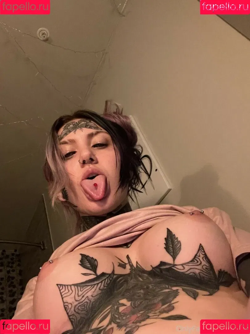 babyorylan Onlyfans Photo Gallery 