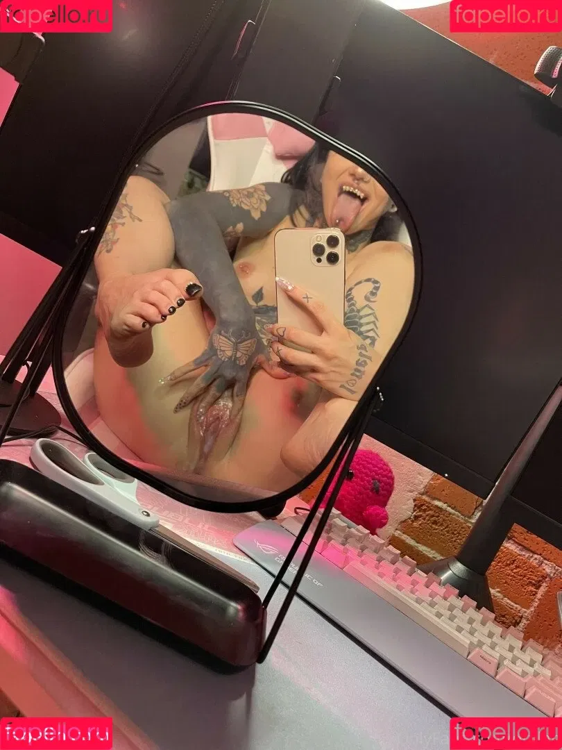 babyorylan Onlyfans Photo Gallery 