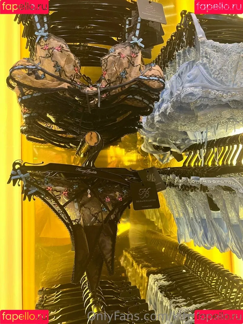 kitmercerxo Onlyfans Photo Gallery 
