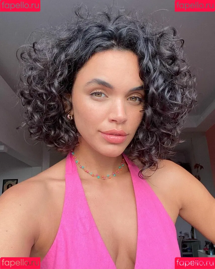 Giovana Cordeiro Onlyfans Photo Gallery 