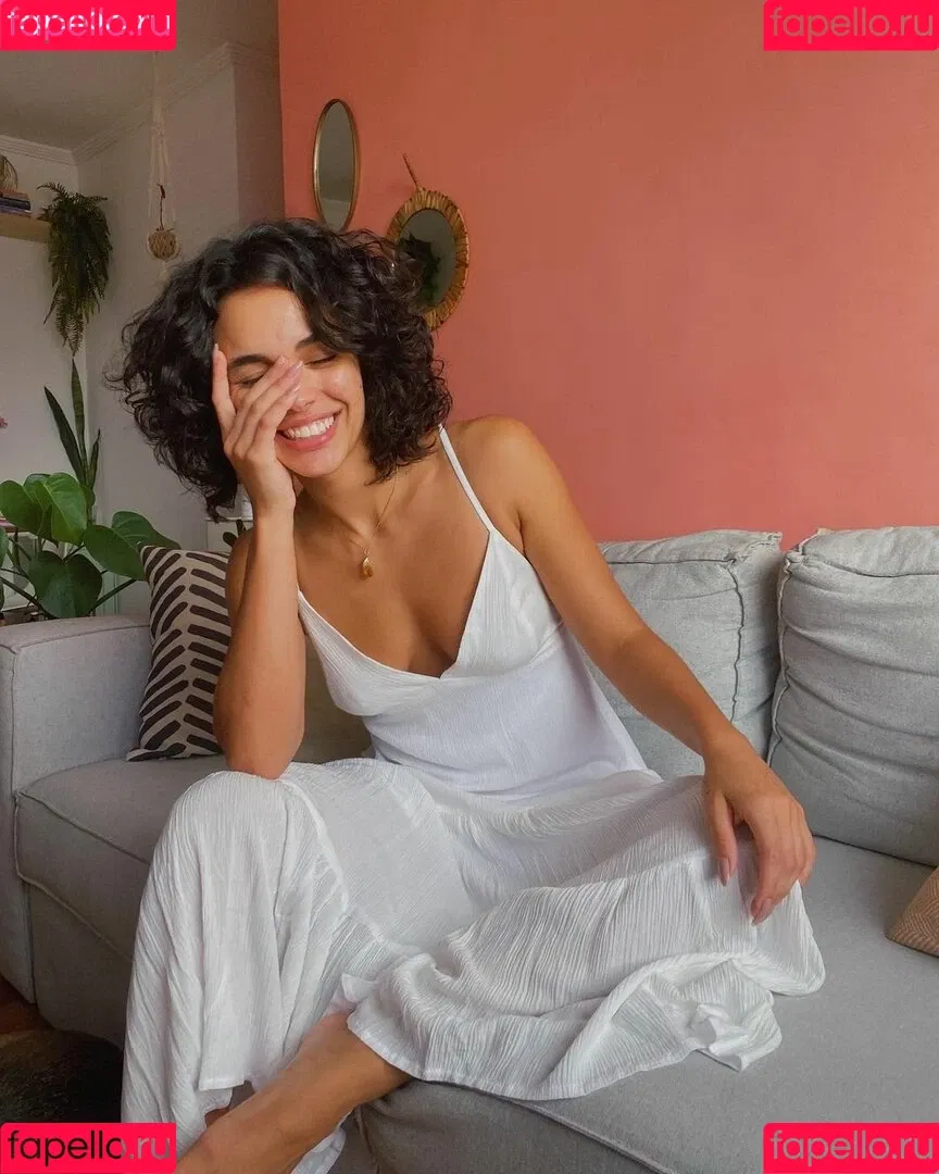 Giovana Cordeiro Onlyfans Photo Gallery 