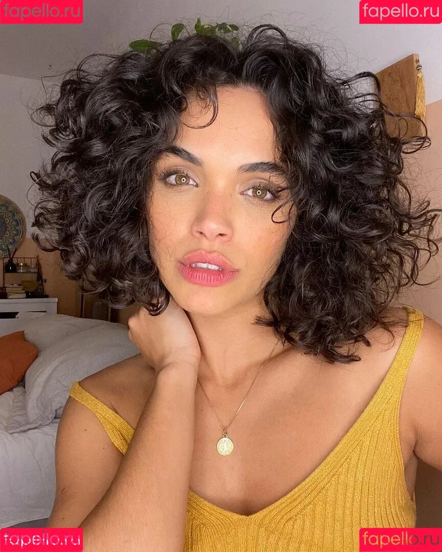 Giovana Cordeiro Onlyfans Photo Gallery 
