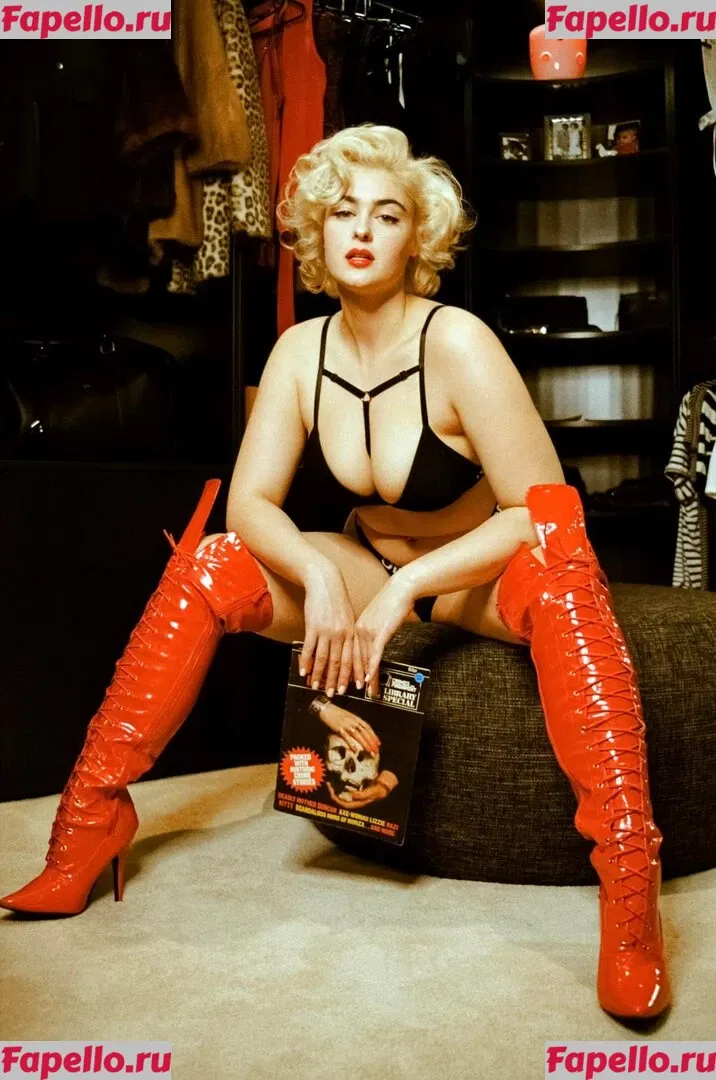 Stefania Ferrario Onlyfans Photo Gallery 