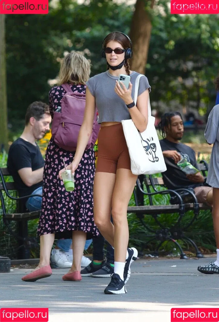 Kaia Gerber Onlyfans Photo Gallery 