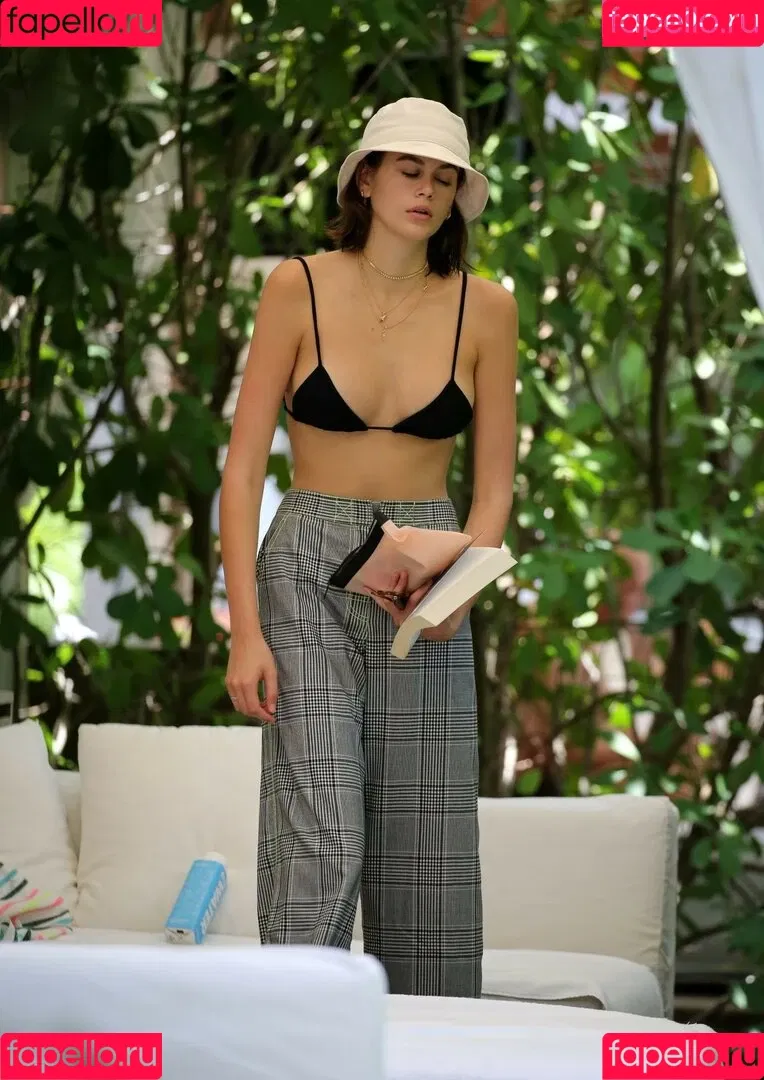 Kaia Gerber Onlyfans Photo Gallery 