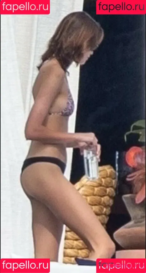 Kaia Gerber Onlyfans Photo Gallery 