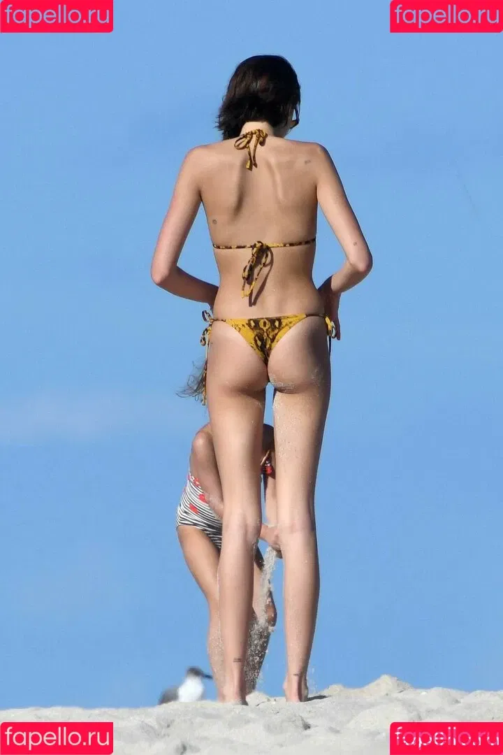 Kaia Gerber Onlyfans Photo Gallery 