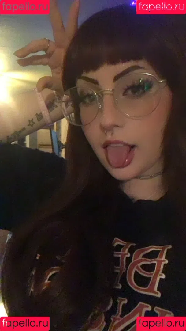 nek0mama Onlyfans Photo Gallery 
