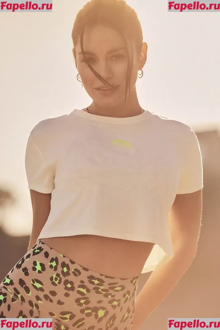 Vanessa Hudgens Onlyfans Photo Gallery 