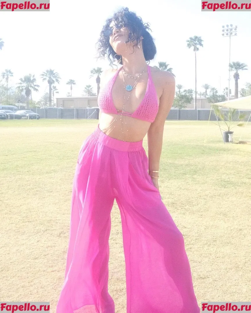 Vanessa Hudgens Onlyfans Photo Gallery 