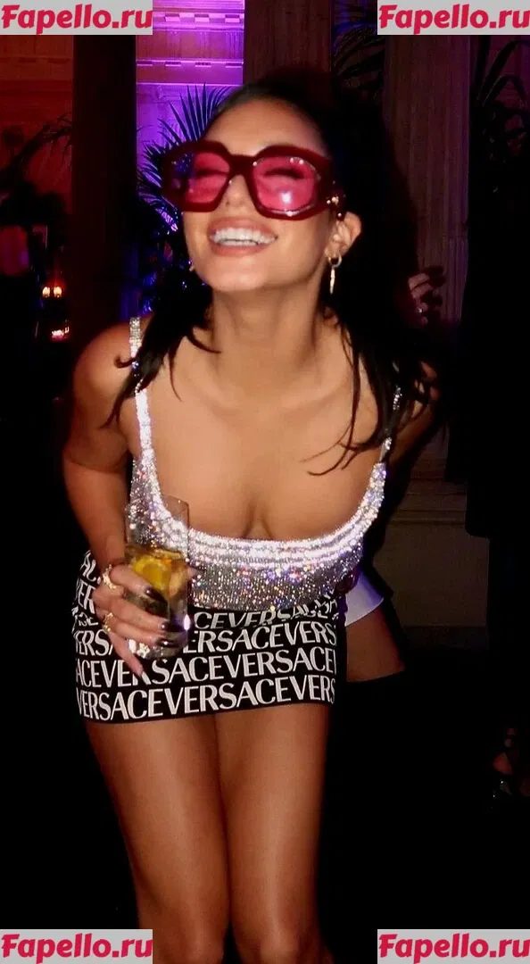 Vanessa Hudgens Onlyfans Photo Gallery 