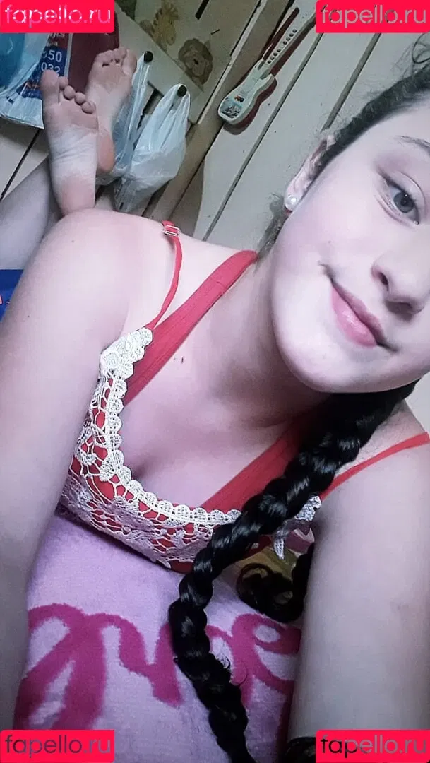 Pezinhos Da Jhenny Onlyfans Photo Gallery 