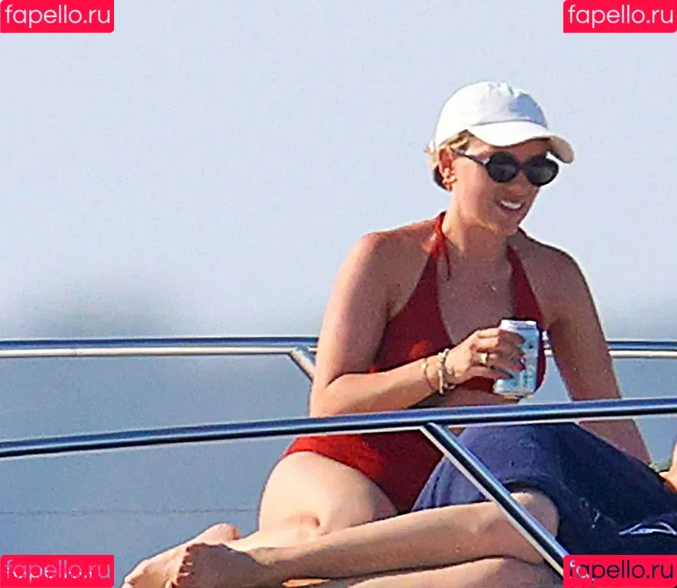 Scarlett Johansson Onlyfans Photo Gallery 