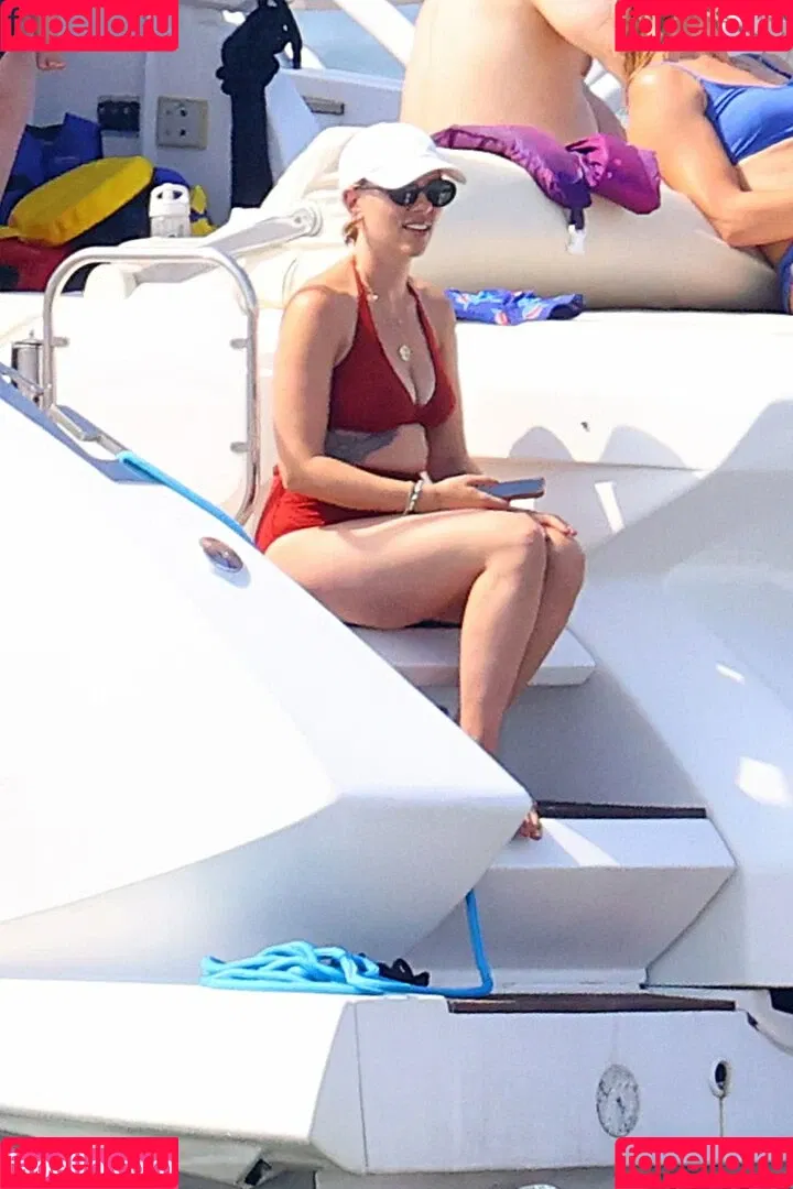Scarlett Johansson Onlyfans Photo Gallery 
