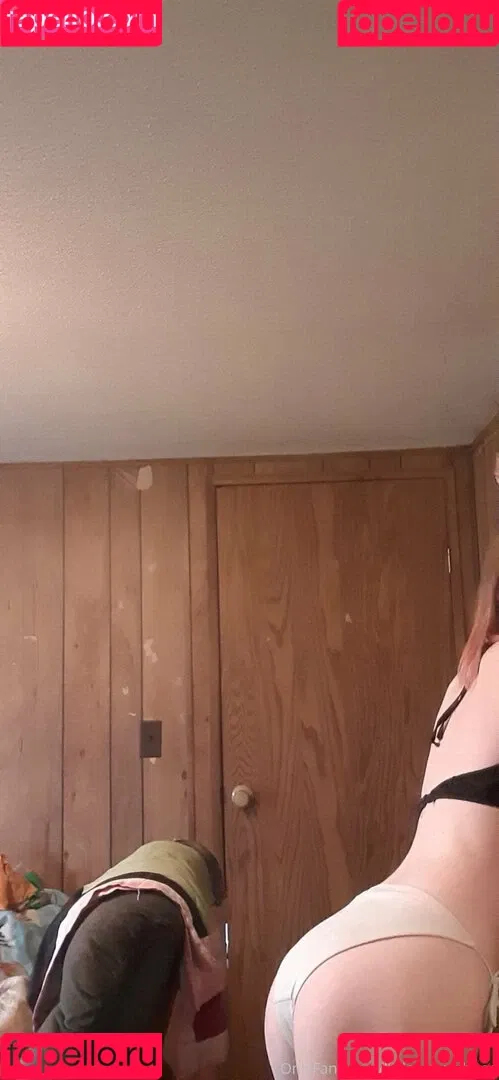 mommymaddii Onlyfans Photo Gallery 