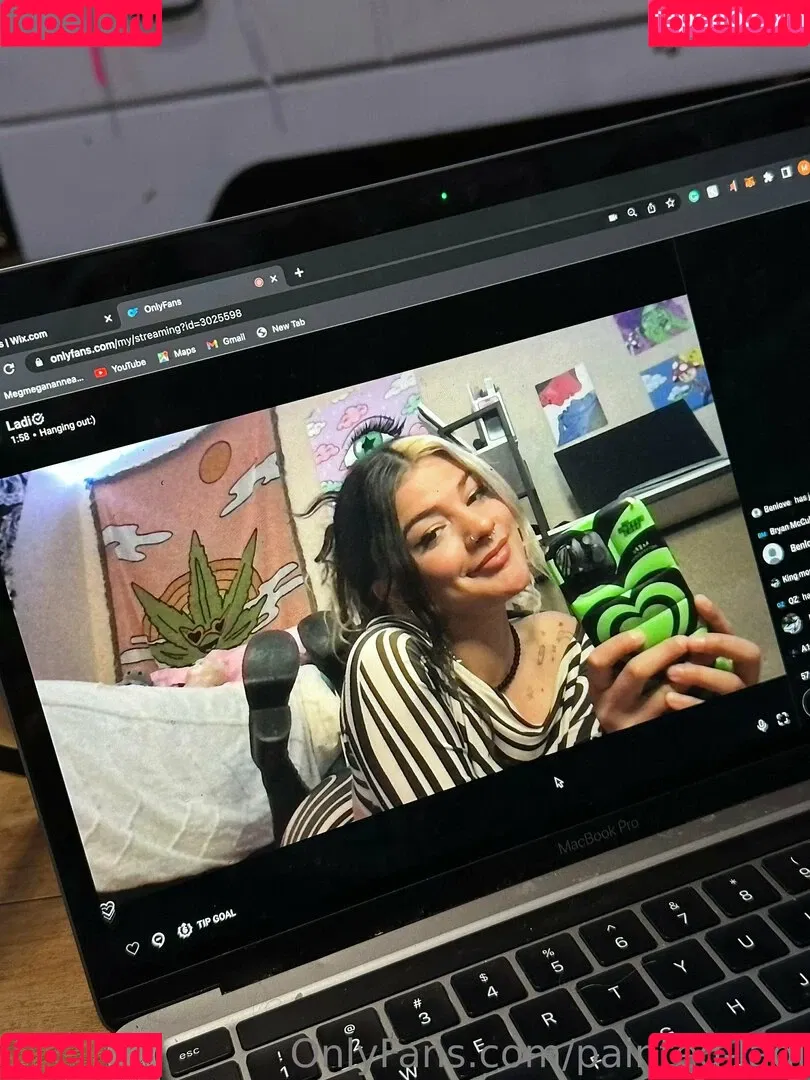 painted-ladi Onlyfans Photo Gallery 