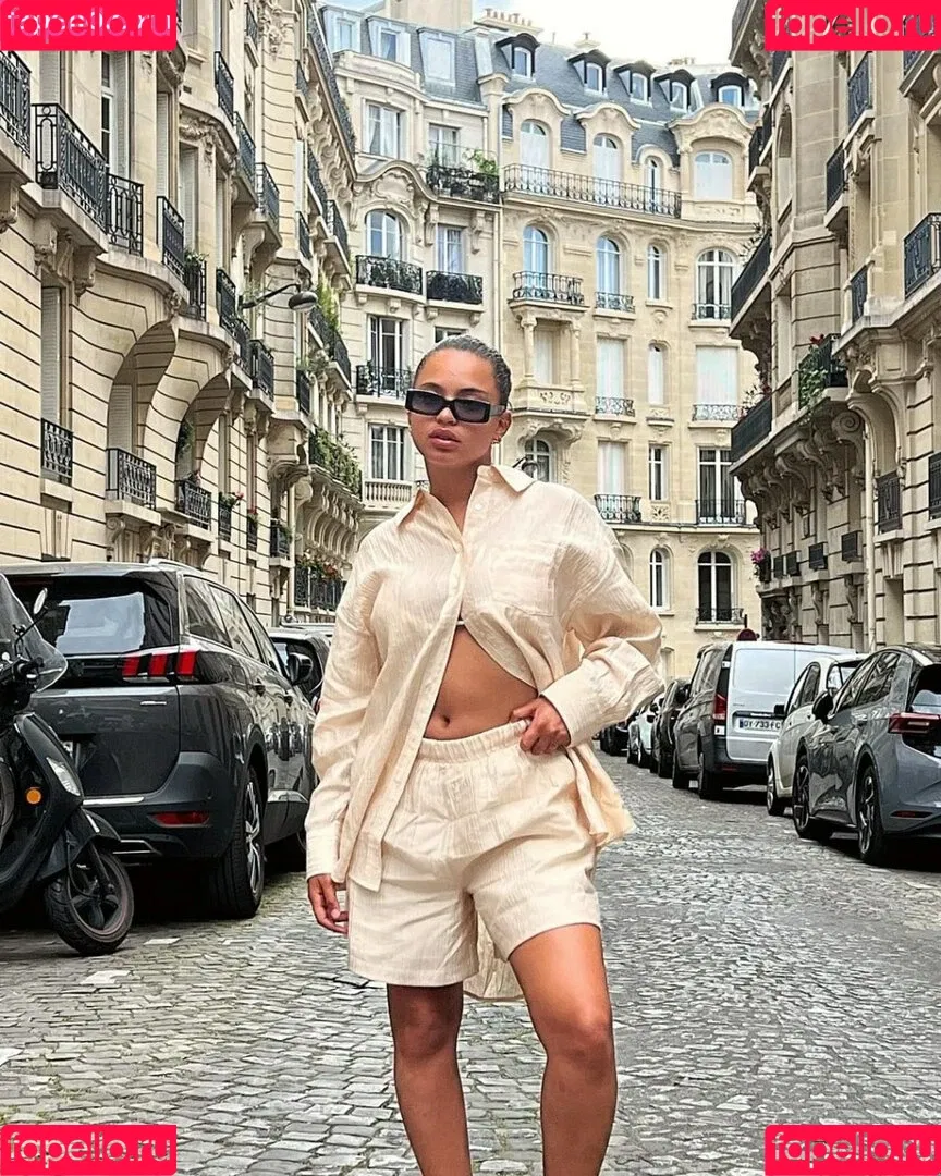 Paola Locatelli Onlyfans Photo Gallery 