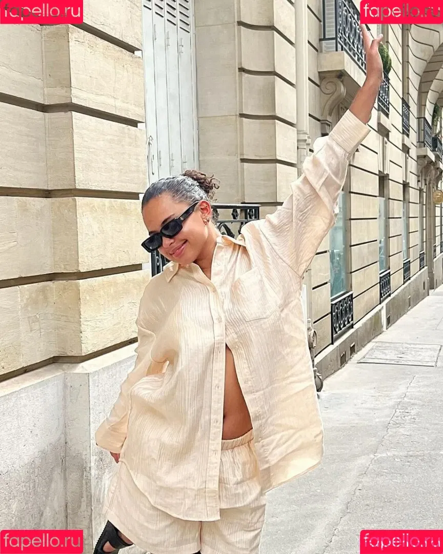 Paola Locatelli Onlyfans Photo Gallery 