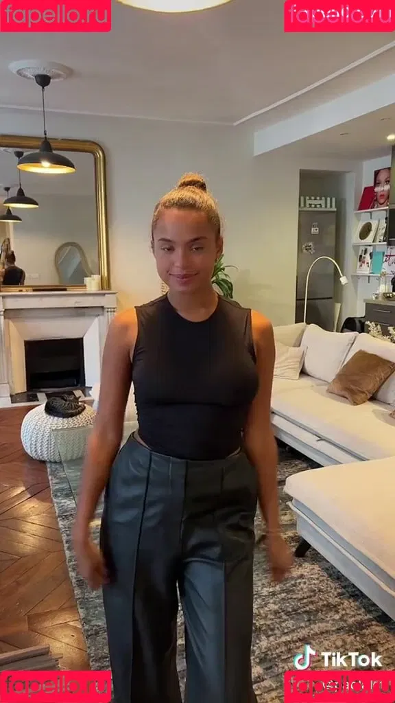 Paola Locatelli Onlyfans Photo Gallery 