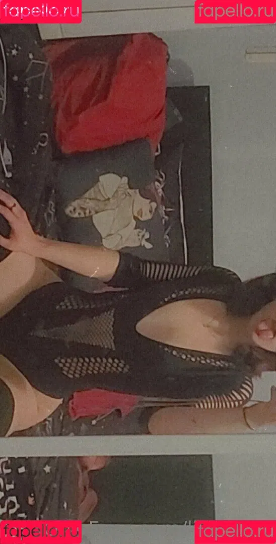 lilbbysky Onlyfans Photo Gallery 