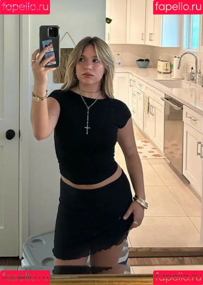 Mackenzie Ziegler Onlyfans Photo Gallery 